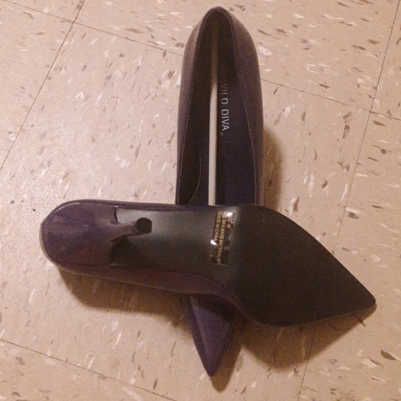 Shoes - Picture 2 of 2